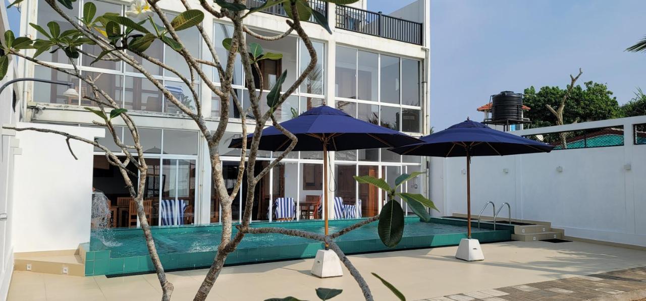 White Sand Villa - Beach Front Hikkaduwa Exterior foto