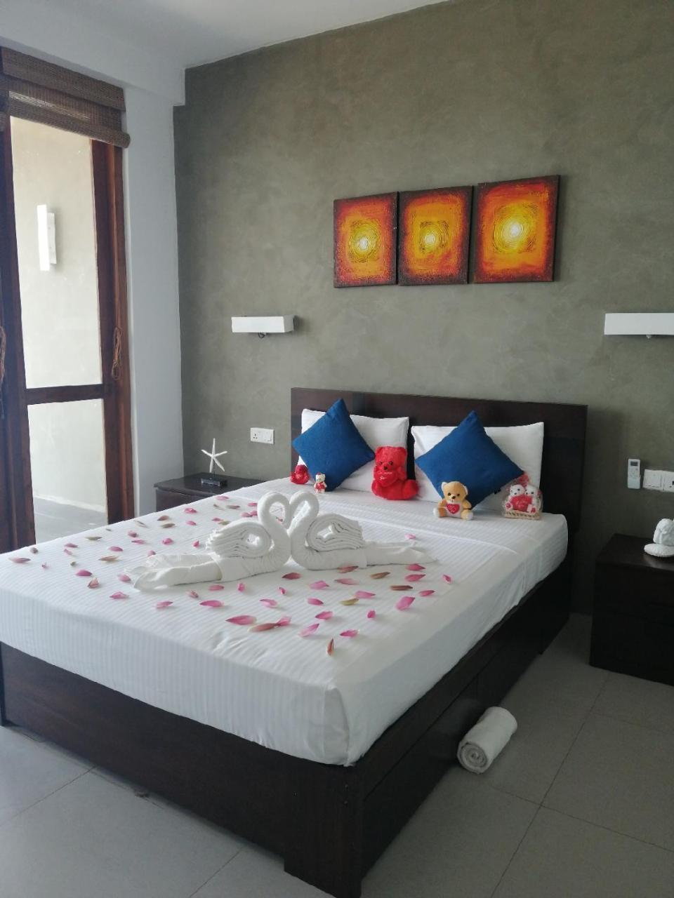 White Sand Villa - Beach Front Hikkaduwa Exterior foto